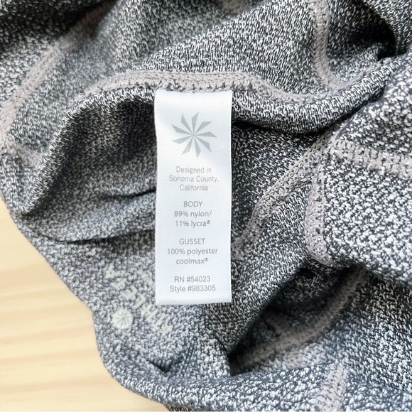 Athleta Static Drifter Capri Leggings‎ With Pockets in Gray, Size XS - Picture 10 of 10